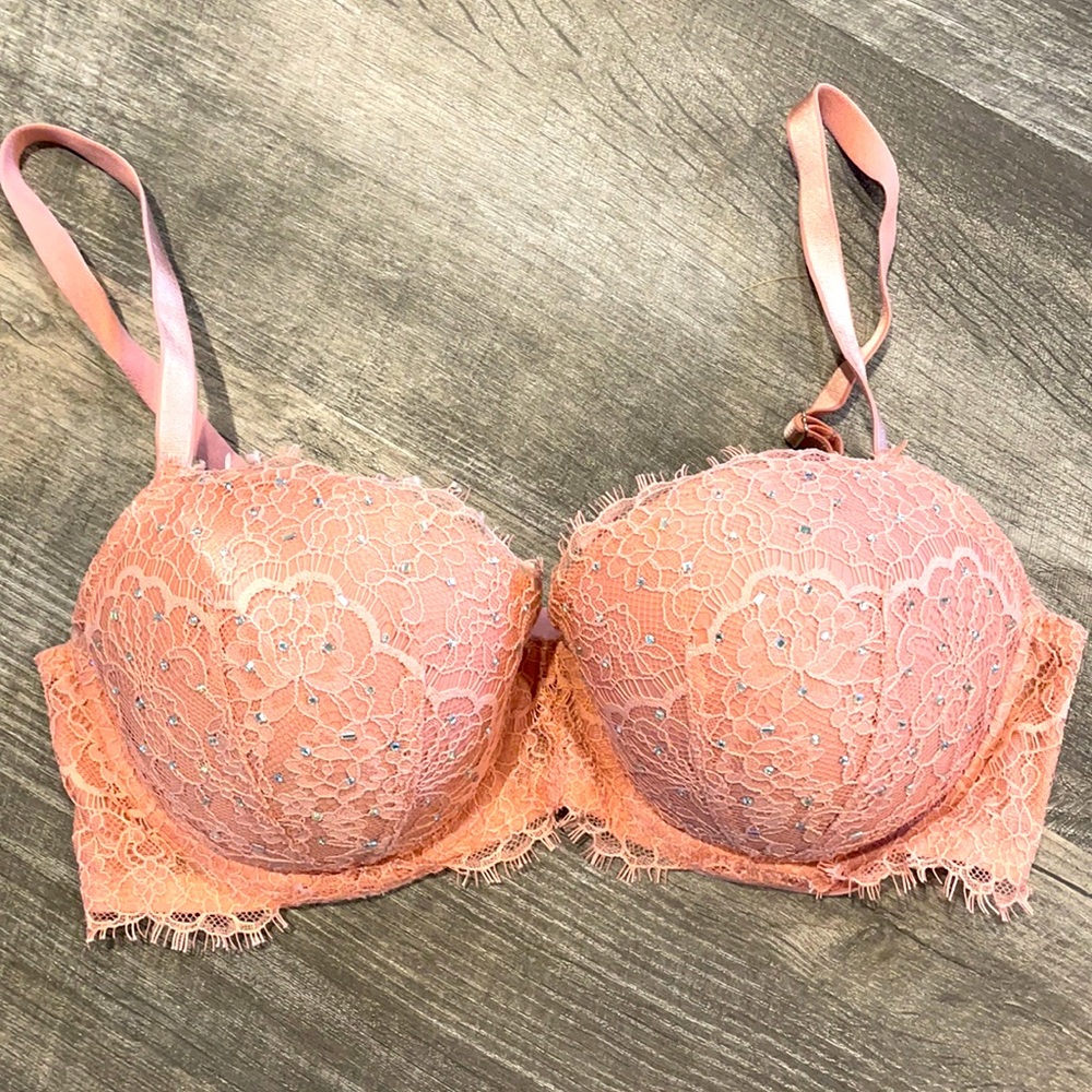 34D Victoria Secret Bra